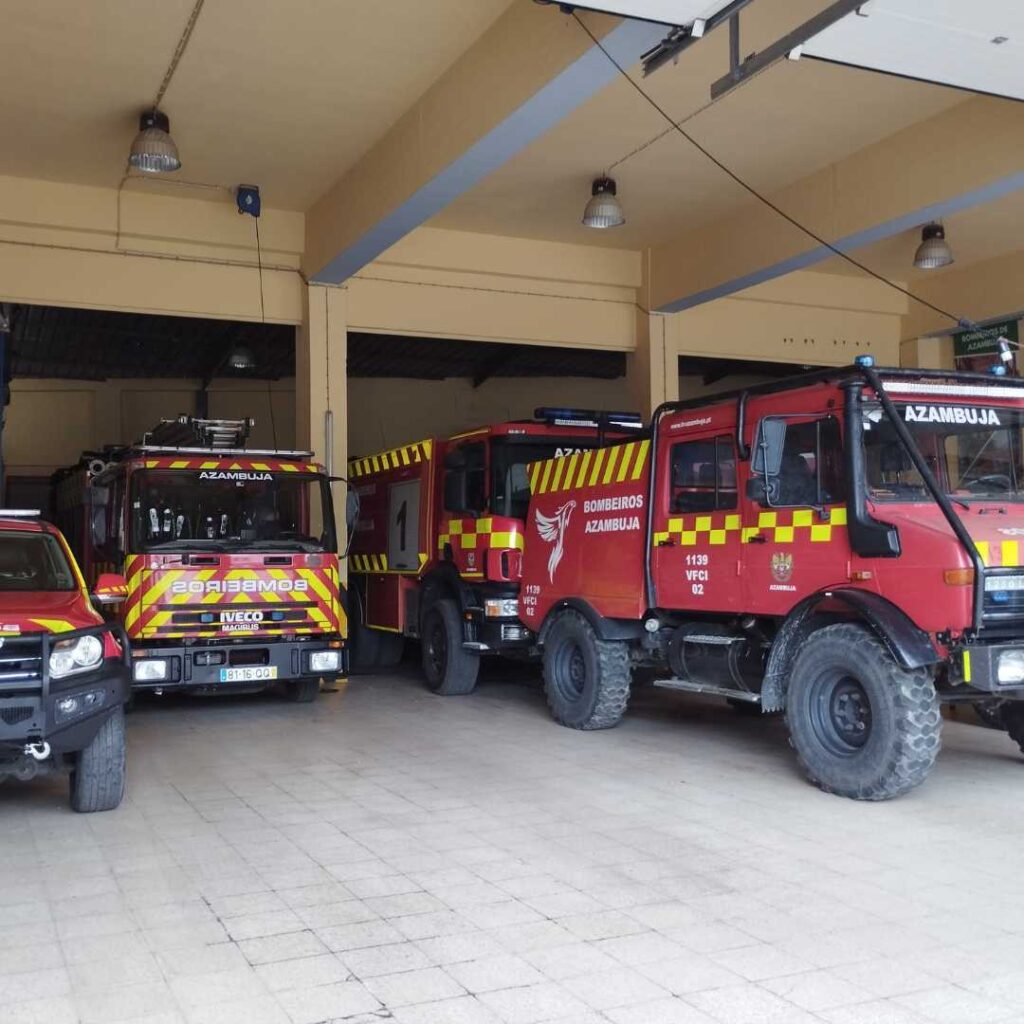 A frota de viaturas dos Bombeiros de Azambuja.